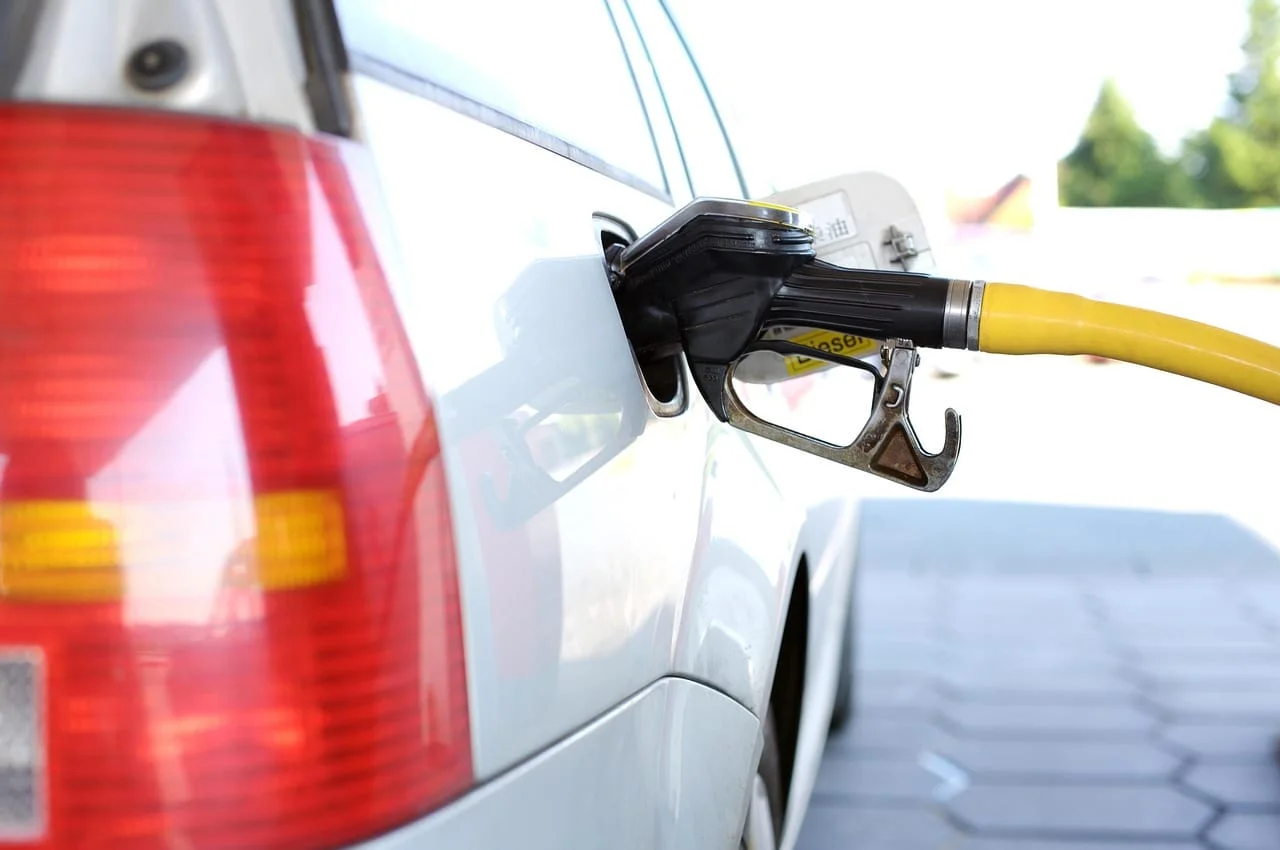How Rising Fuel Prices Are Impacting Vehicle Transport Costs in 2025
